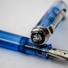 Pelikan M205 Hellblau transparent
