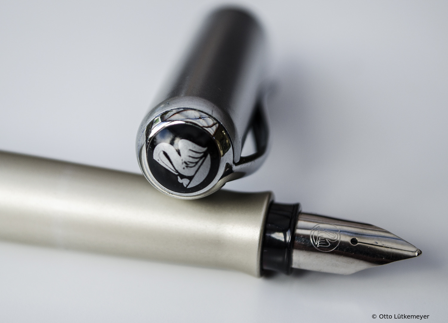 Pelikan P360 Titan-Silber
