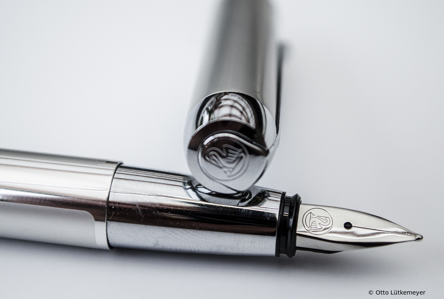 Pelikan P40 Pura ブルー&シルバー万年筆 スチール F Pelikan Pura (P40)