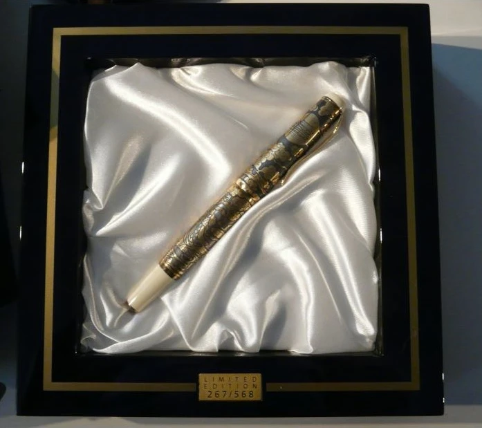 Pelikan Limited Edition Goddess of the moon
