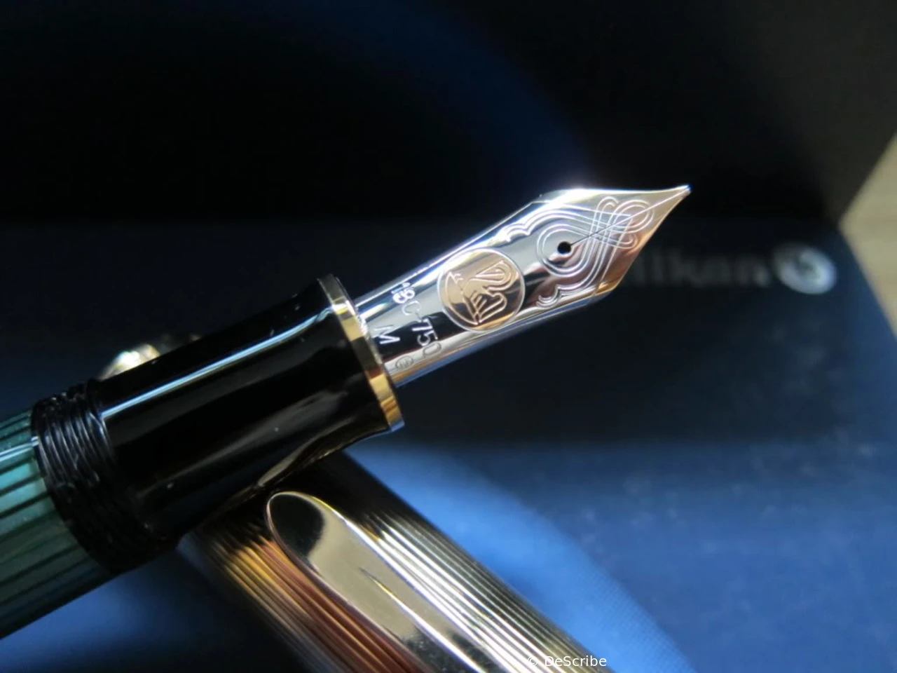 Pelikan M1050 Grün-Gestreift/Vermeil
