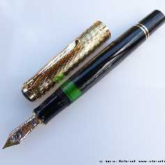 Pelikan M1050 Black/Vermeil
