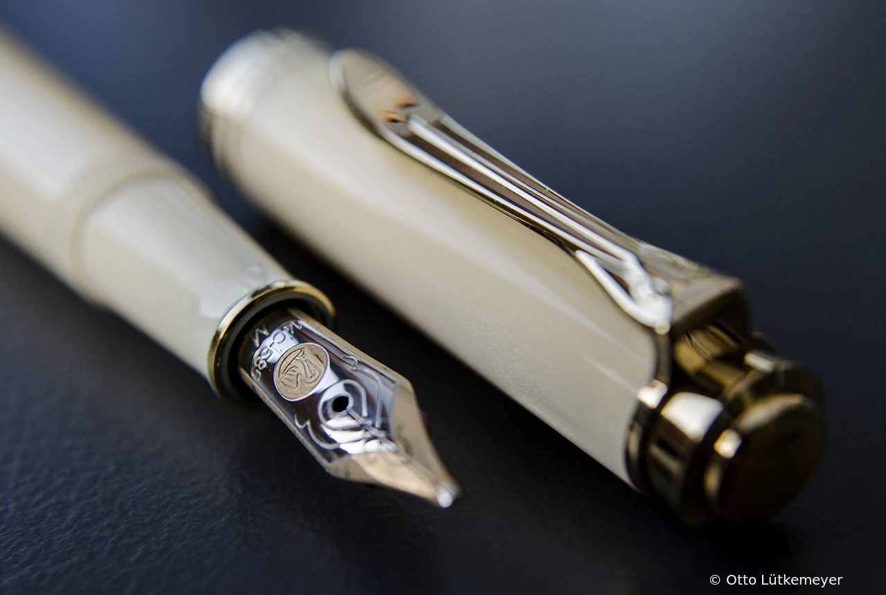 Pelikan M320 Pearl
