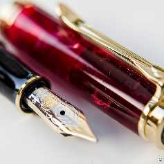 Pelikan M320 Ruby Red
