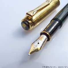 Pelikan M350 Black/Vermeil
