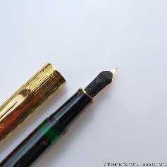 Pelikan M350 Schwarz/Vermeil
