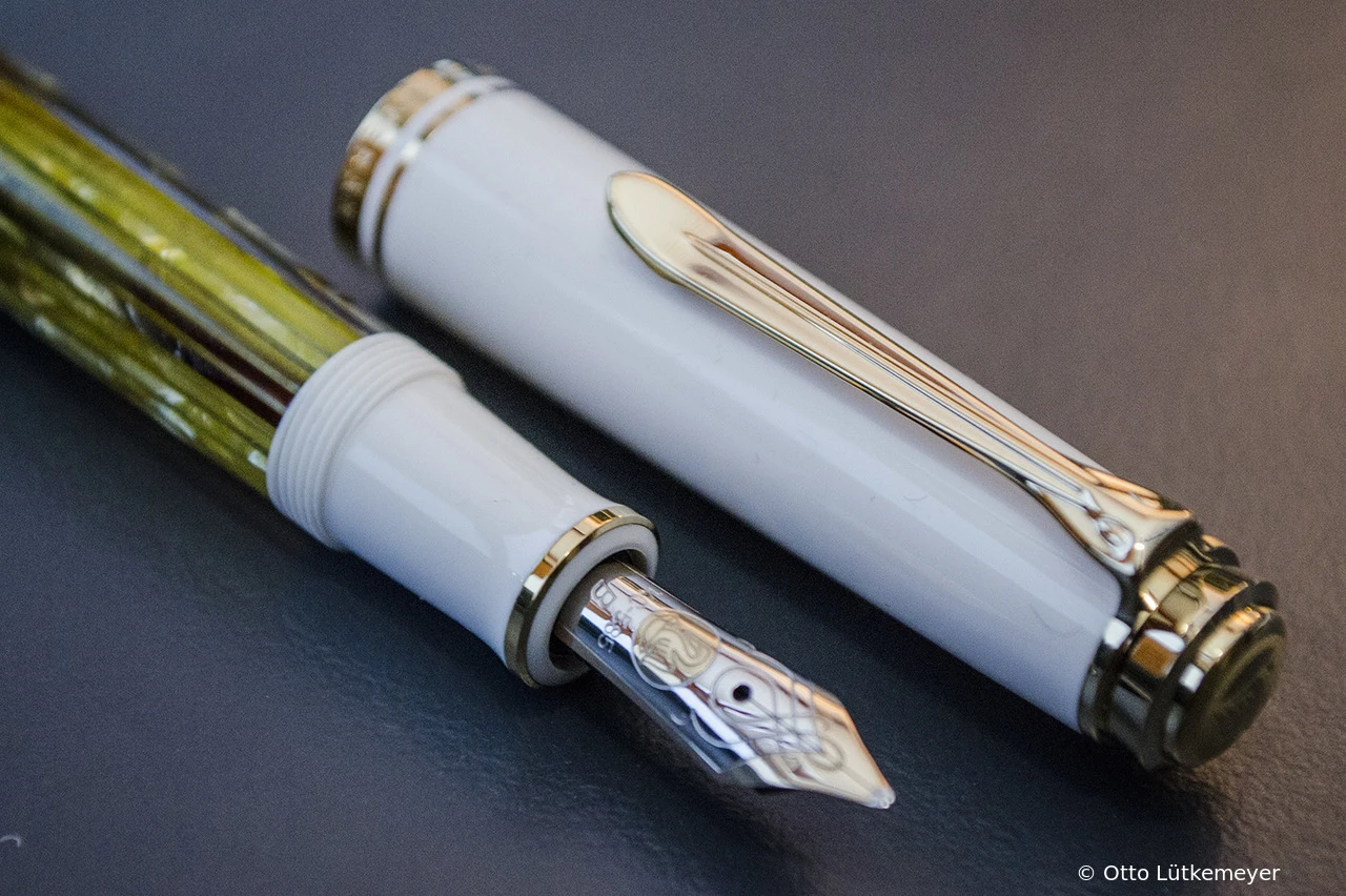 Pelikan M600 Hellschildpatt-Gestreift
