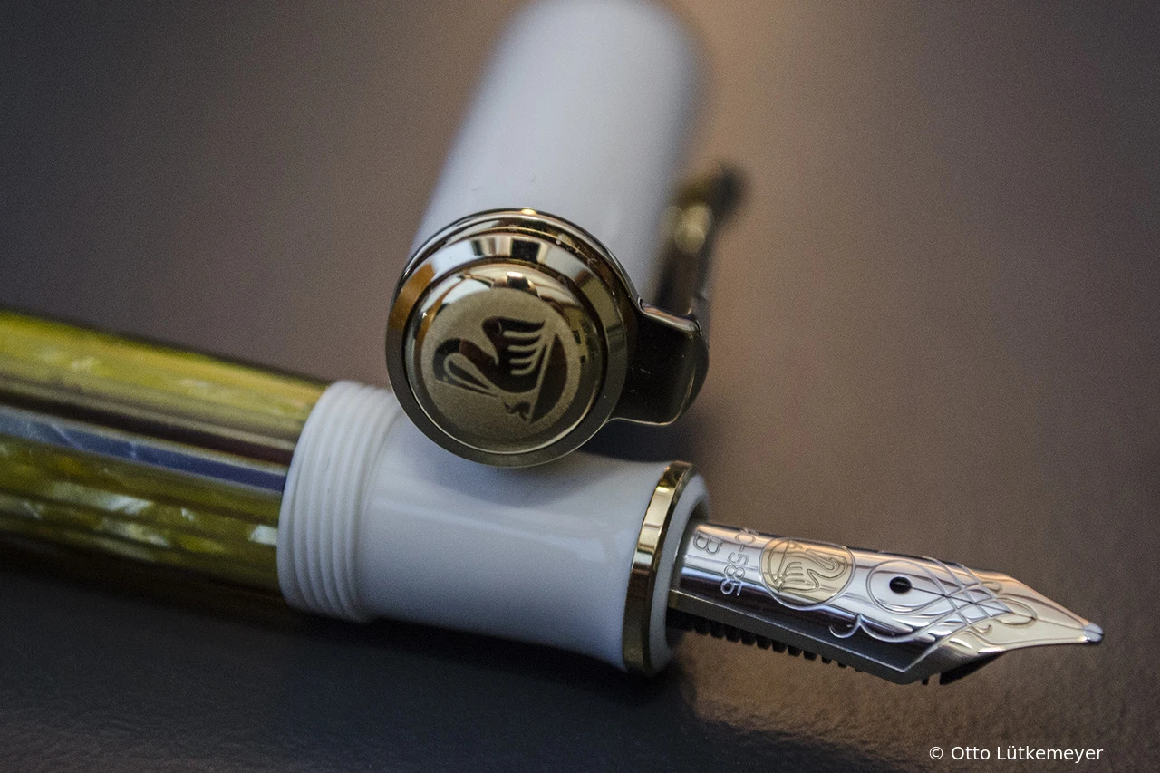 Pelikan M600 Hellschildpatt-Gestreift
