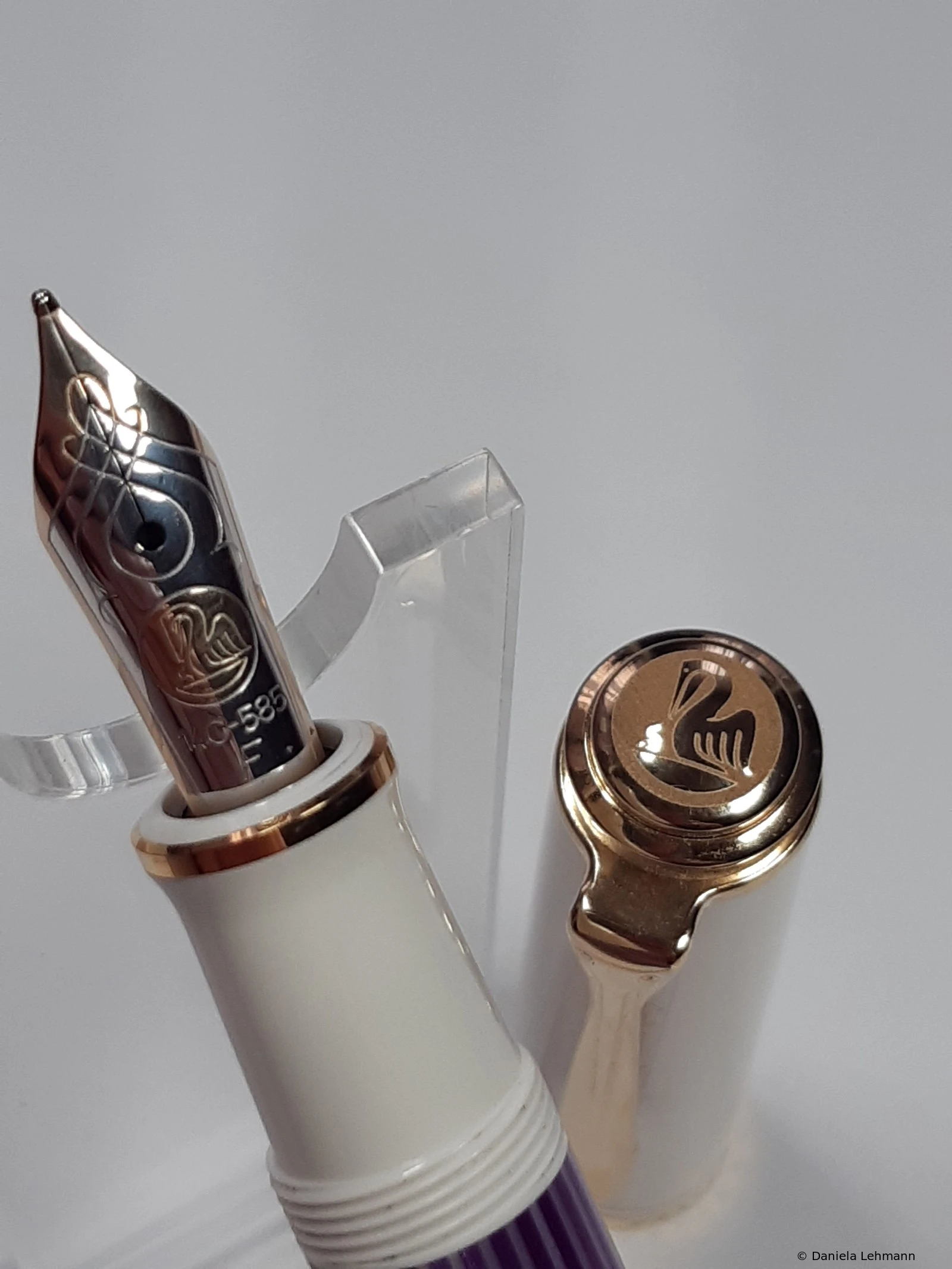 Pelikan M600 Violett-Weiß
