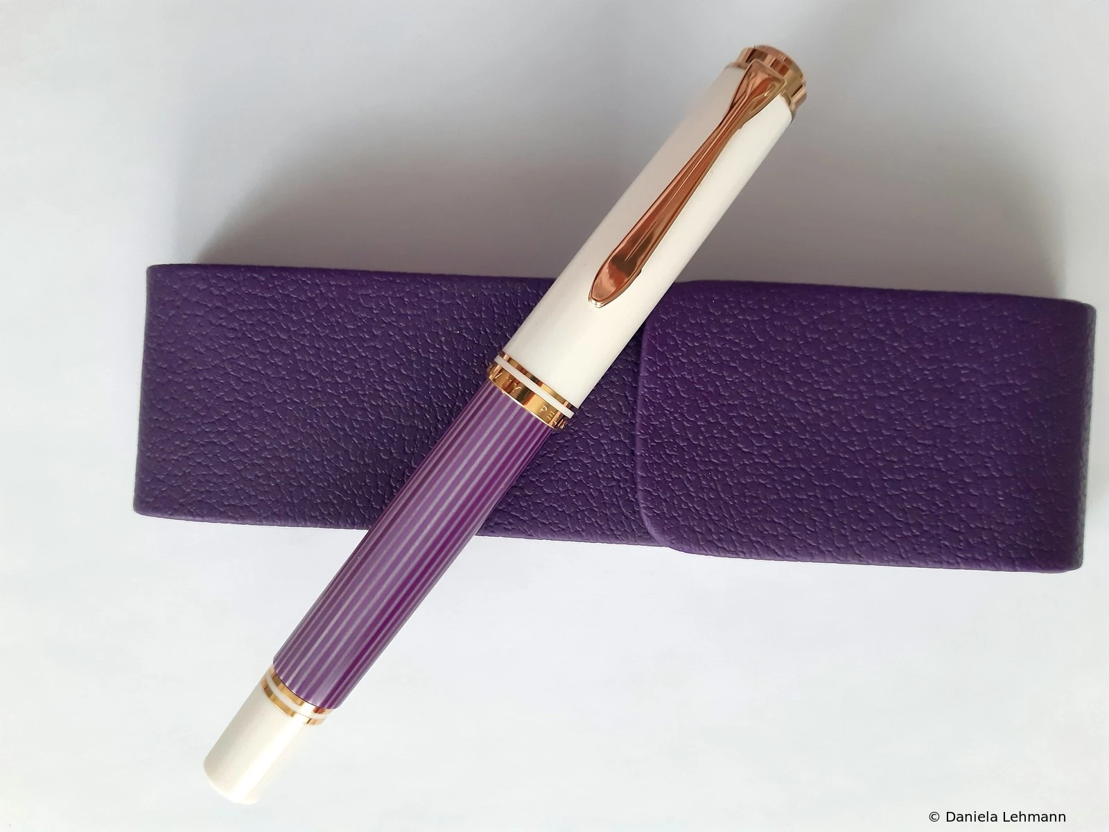 Pelikan M600 Violett-Weiß
