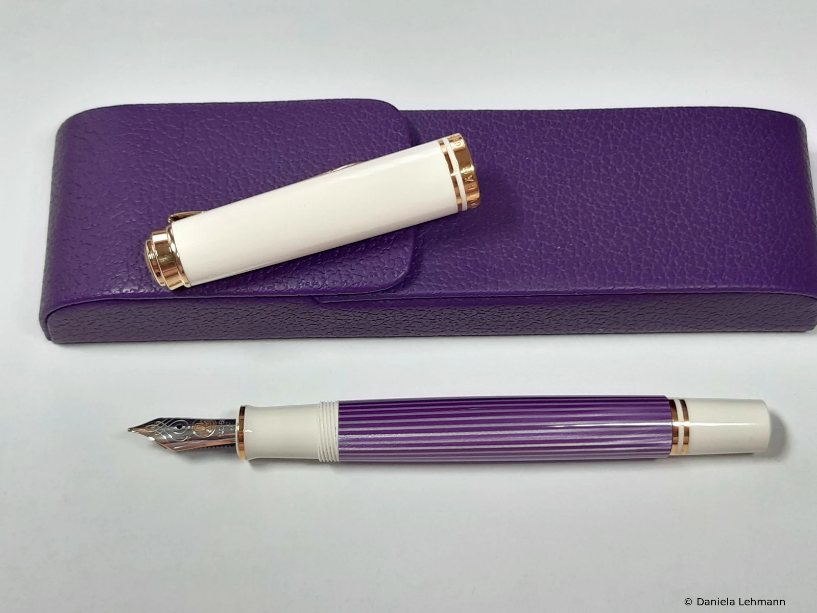 Pelikan M600 Violett-Weiß
