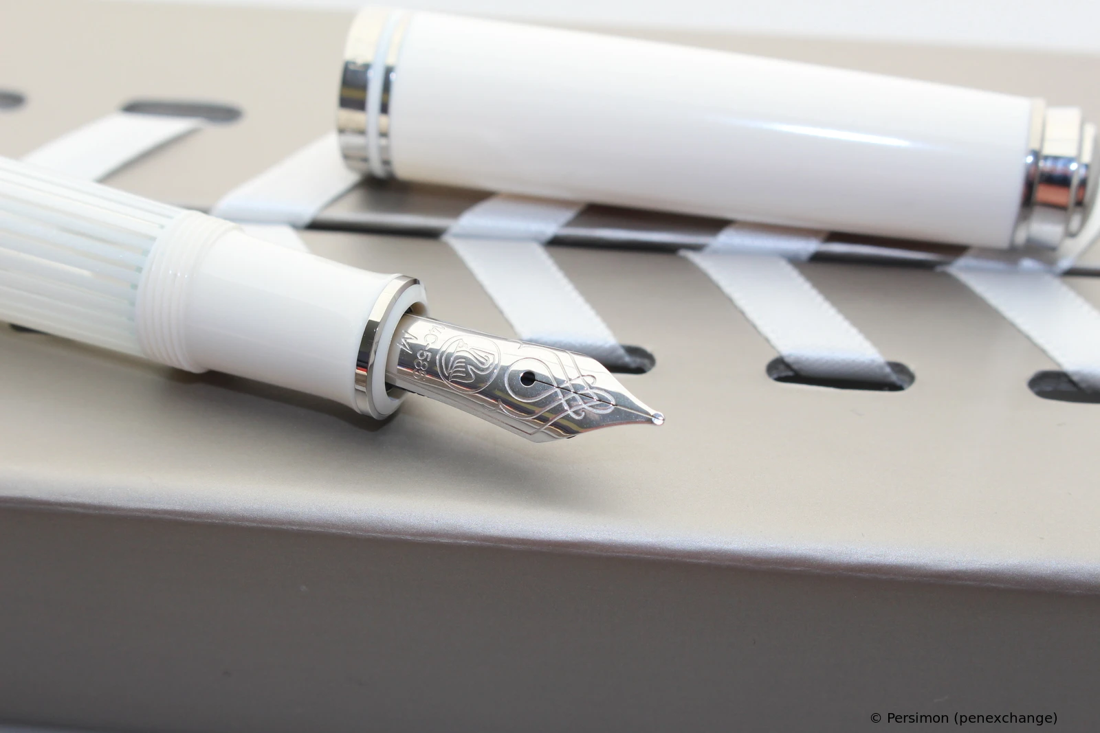 Pelikan M605 White Transparent
