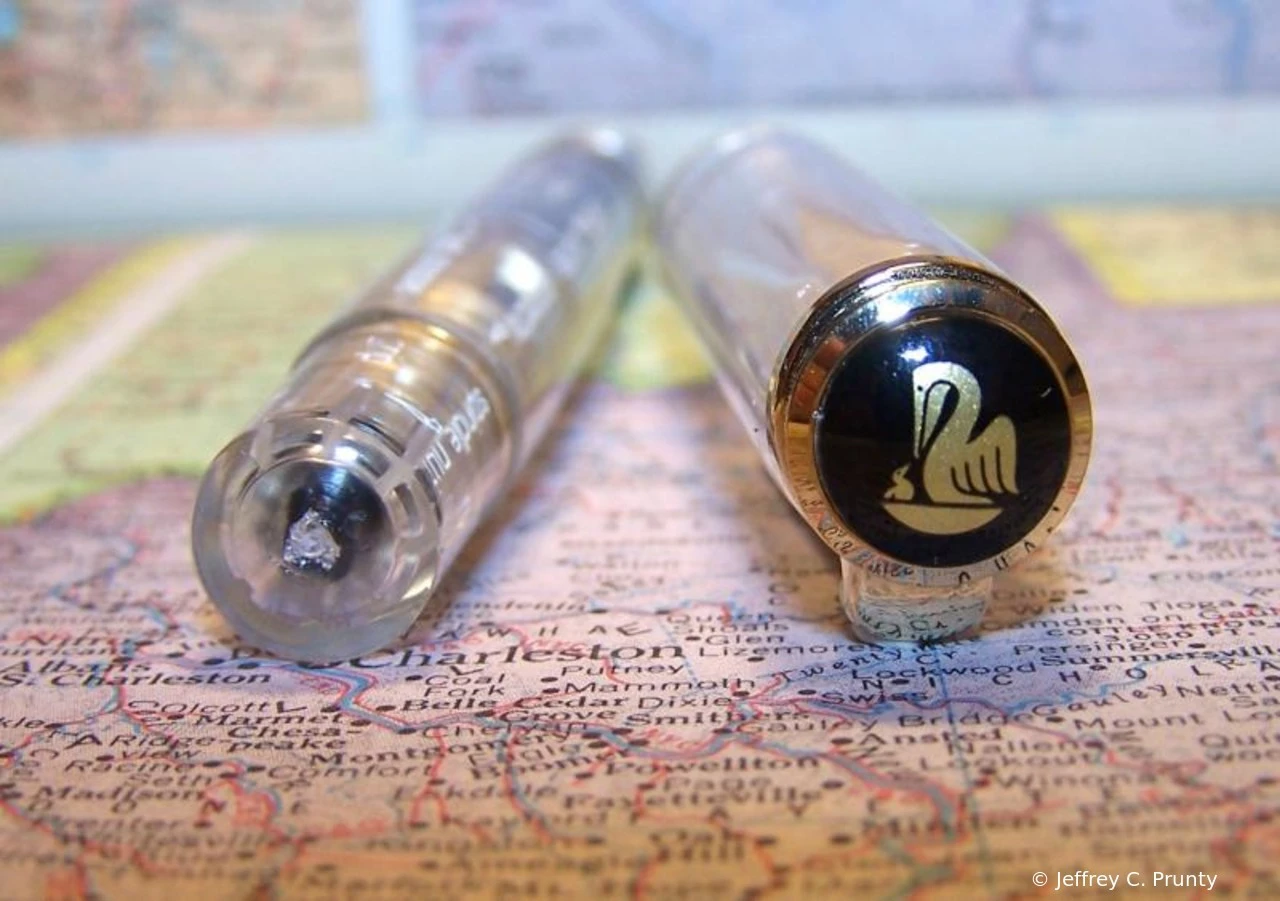 Pelikan M800 Demonstrator englisch beschriftet
